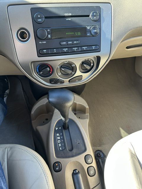 2006 Ford Focus Image 24