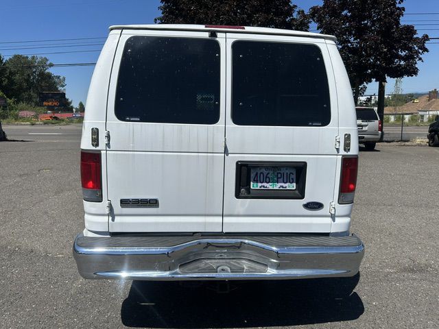 2010 Ford Econoline Image 4