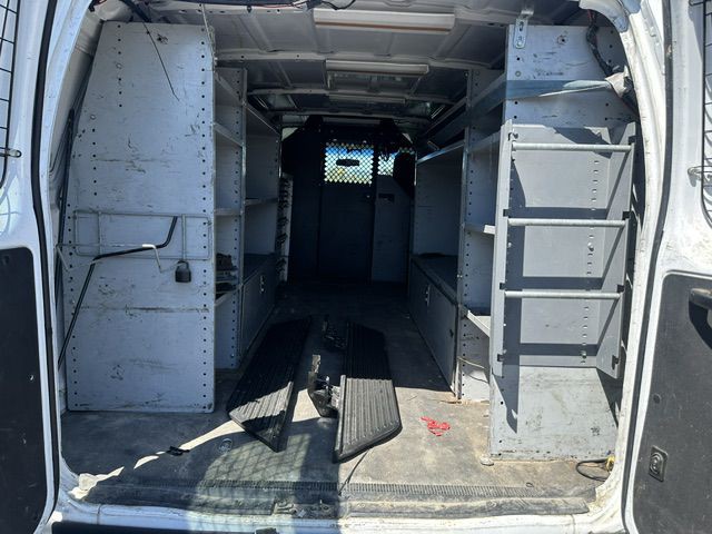 2010 Ford Econoline Image 18