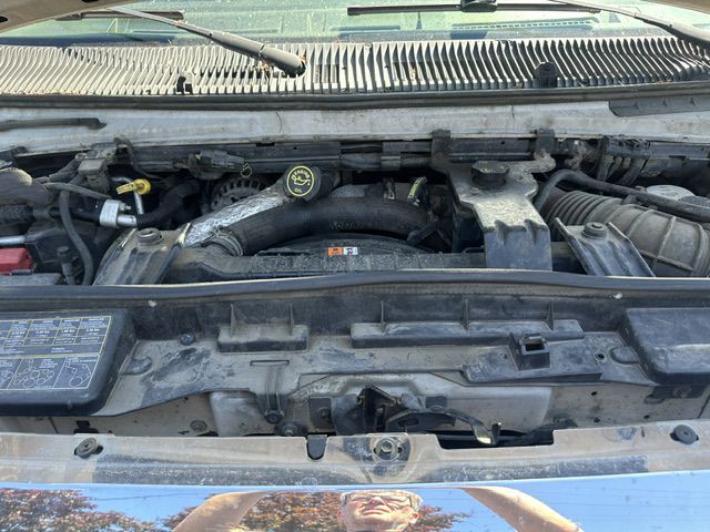 2010 Ford Econoline Image 24