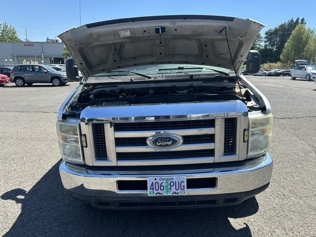 2010 Ford Econoline Image 25