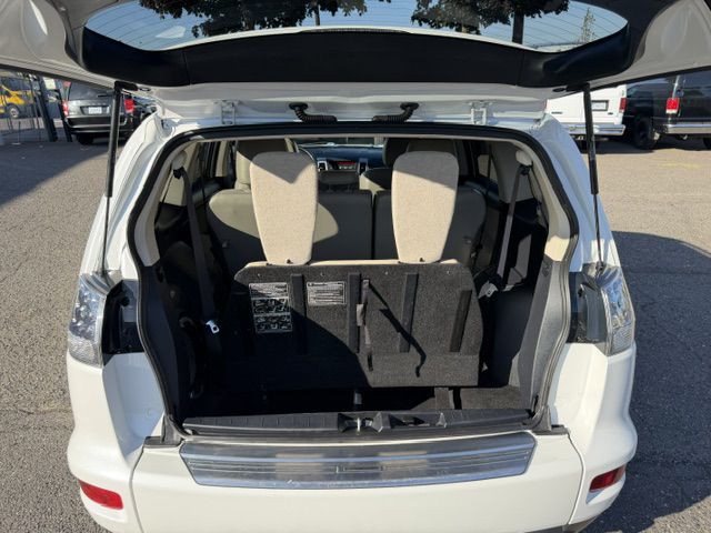 2013 Mitsubishi Outlander Image 12