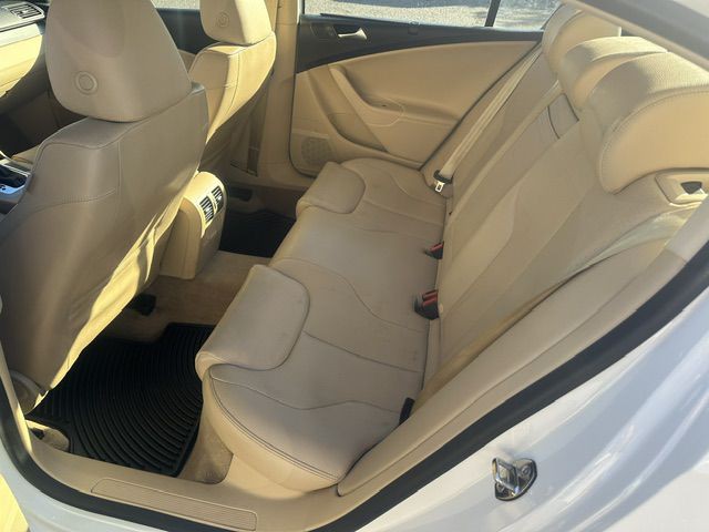 2009 Volkswagen Passat Image 10