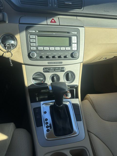 2009 Volkswagen Passat Image 19