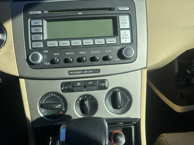 2009 Volkswagen Passat Image 20
