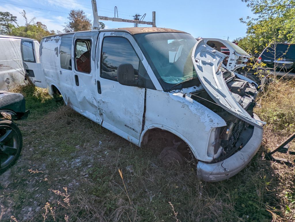 1998 Chevrolet Express Image 3