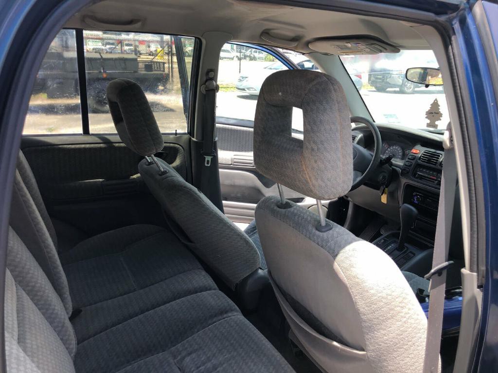 2002 Suzuki Vitara Image 9