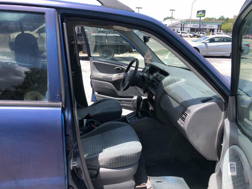 2002 Suzuki Vitara Image 12