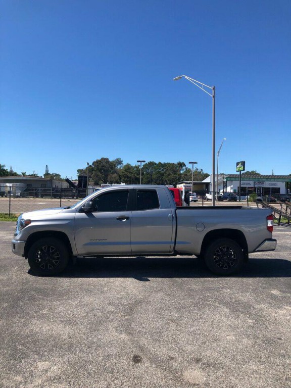 2018 Toyota Tundra Image 2