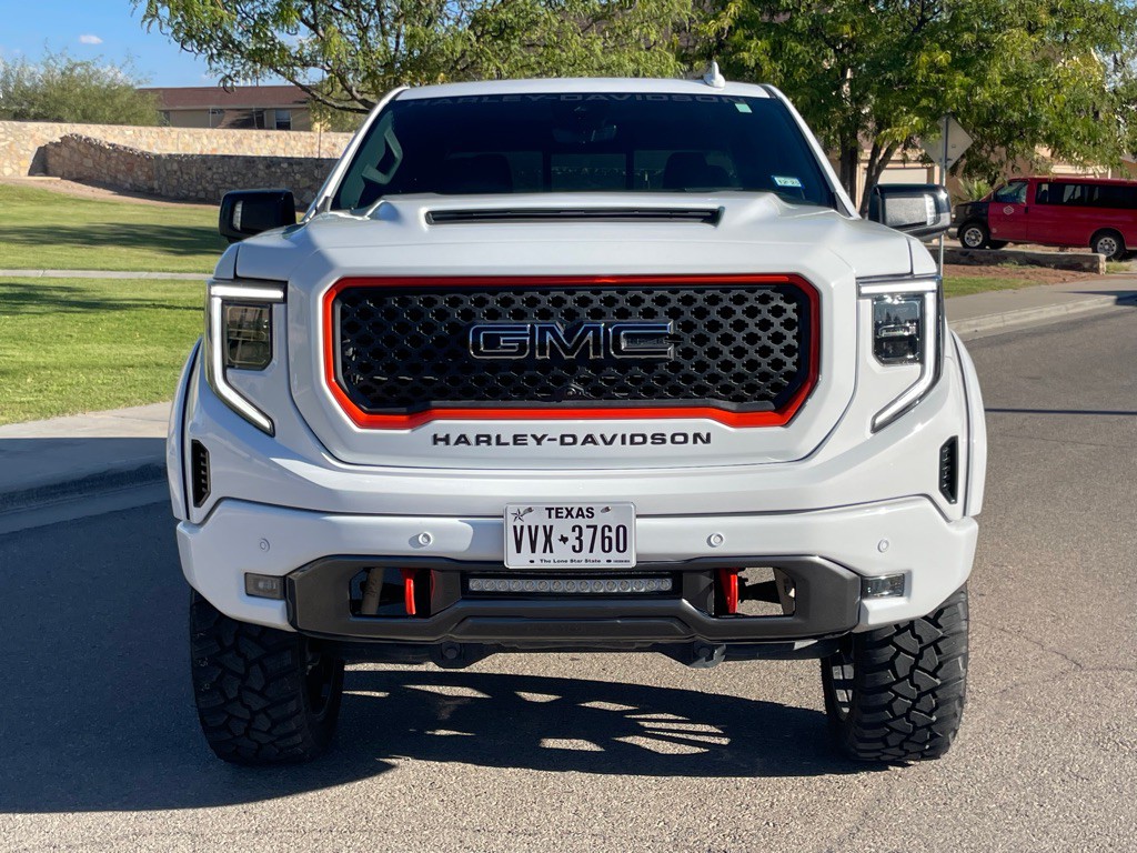 2023 GMC Sierra Image 2