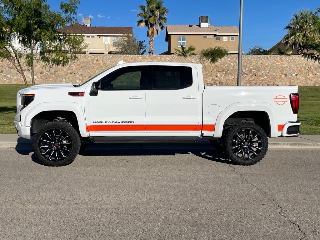 2023 GMC Sierra Image 3