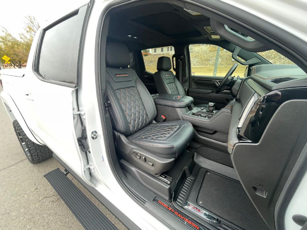 2023 GMC Sierra Image 14