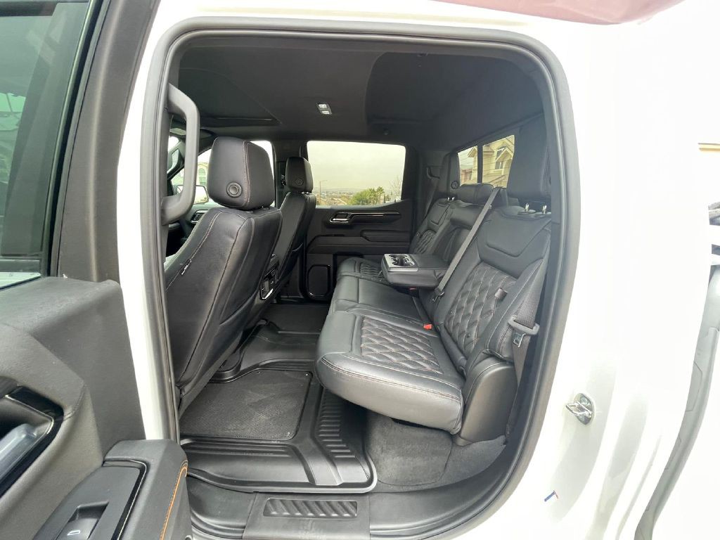 2023 GMC Sierra Image 16
