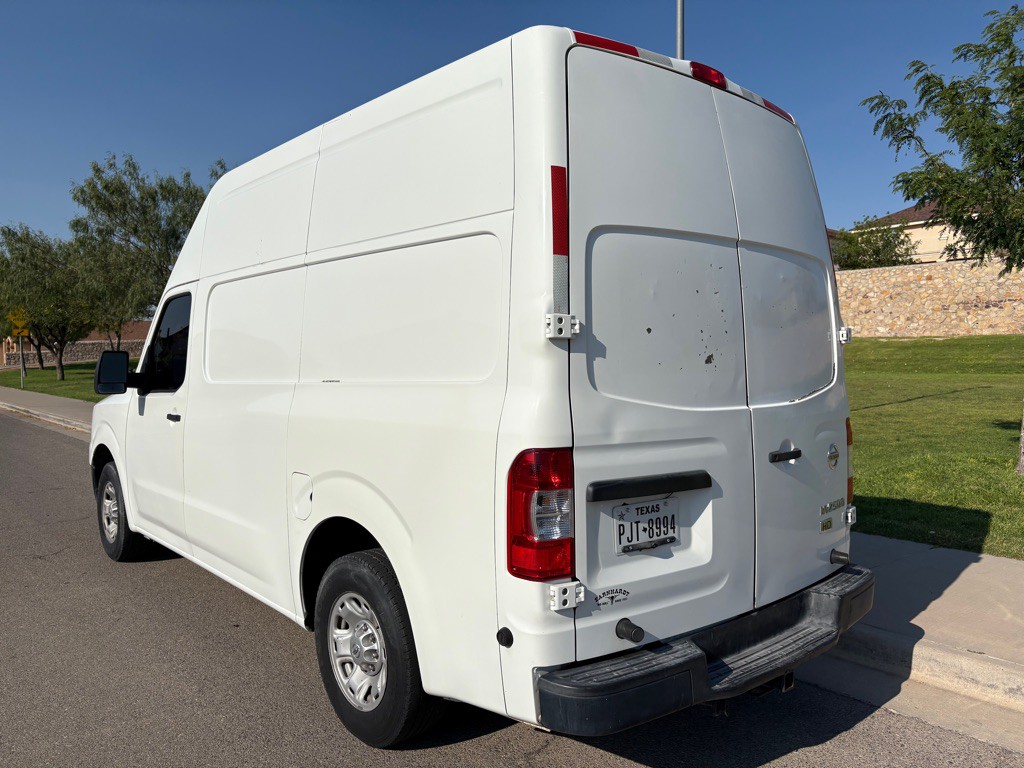 2012 Nissan NV Image 3