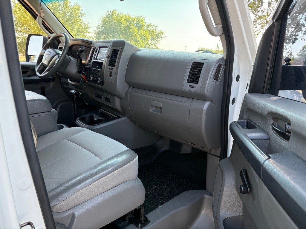 2012 Nissan NV Image 11