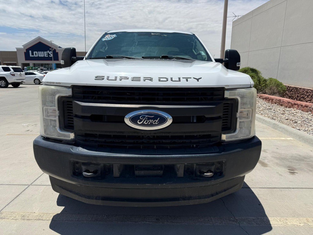 2017 Ford F-250 Image 2