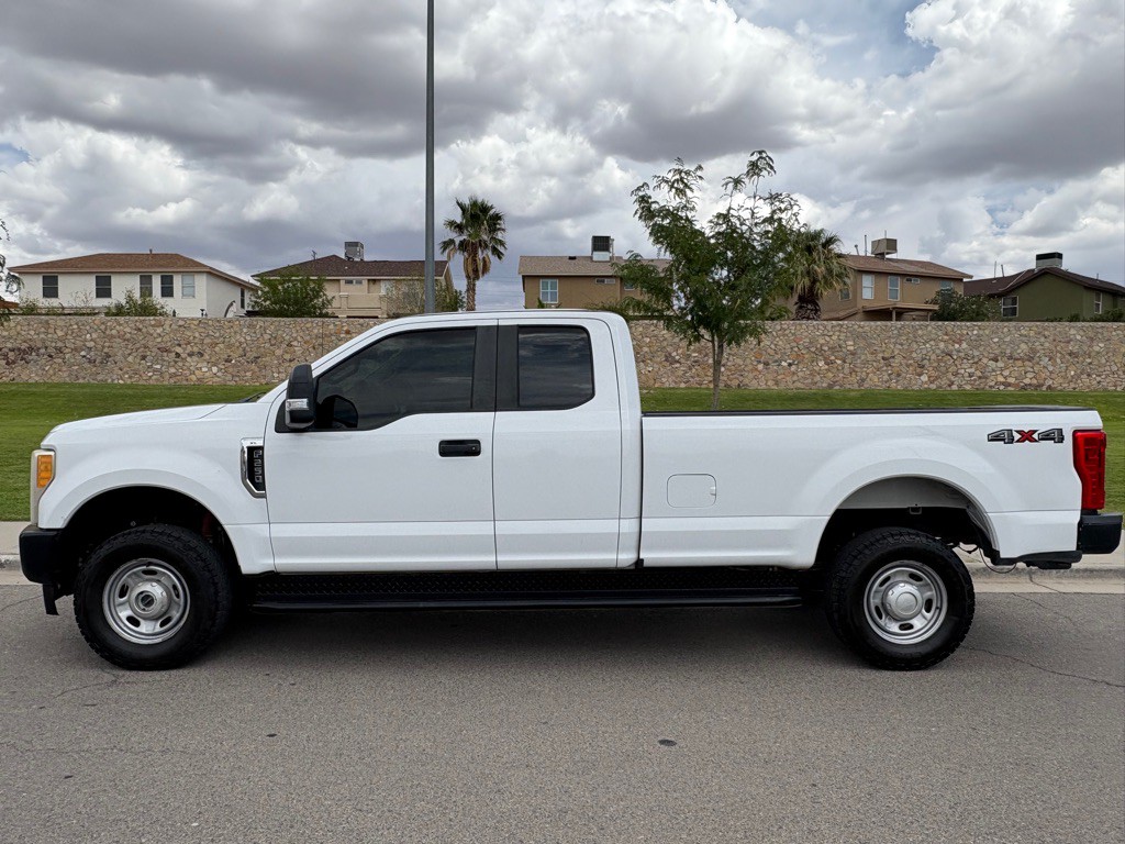2017 Ford F-250 Image 2