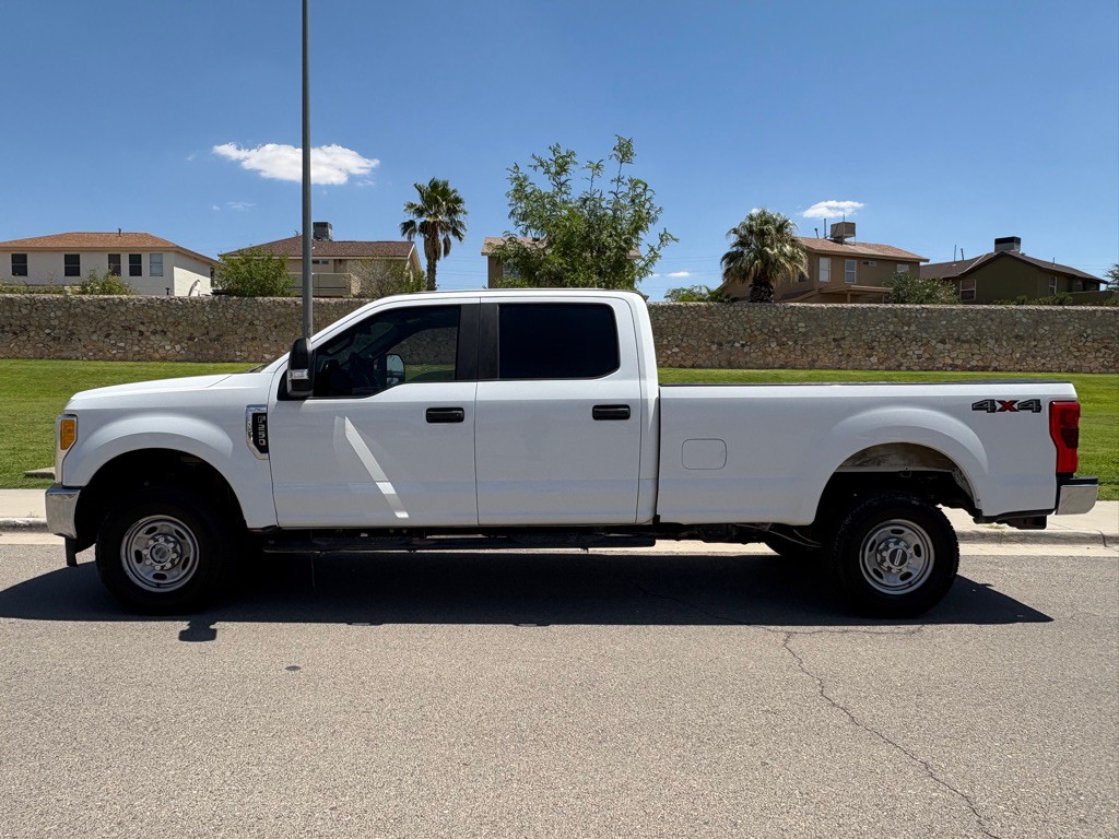 2017 Ford F-250 Image 2