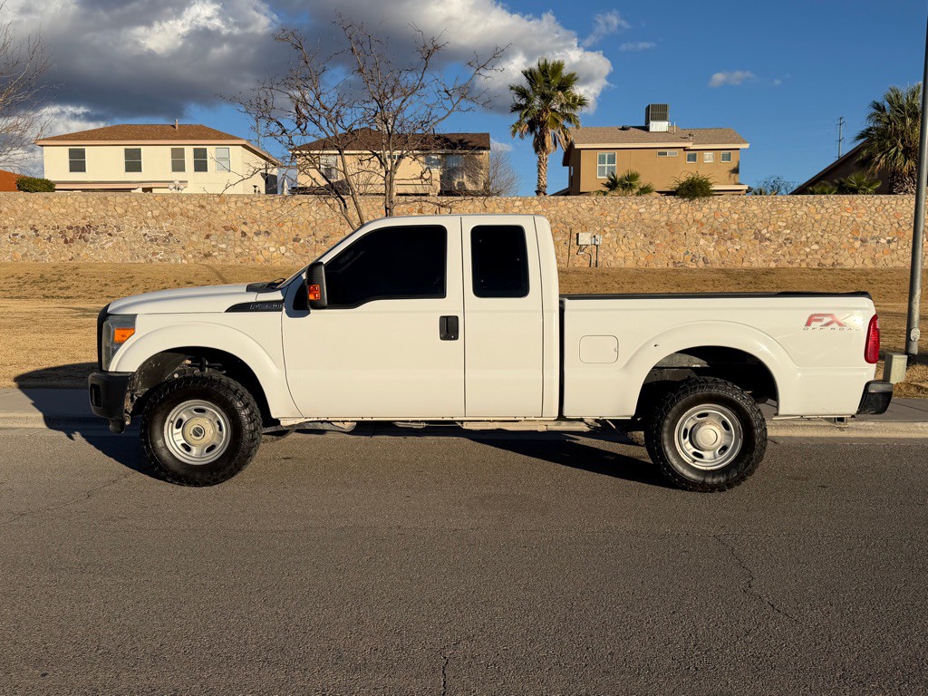 2015 Ford F-250 Image 2