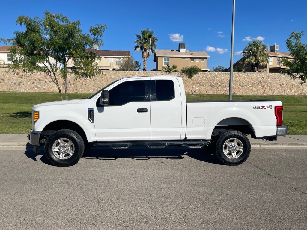 2017 Ford F-250 Image 2