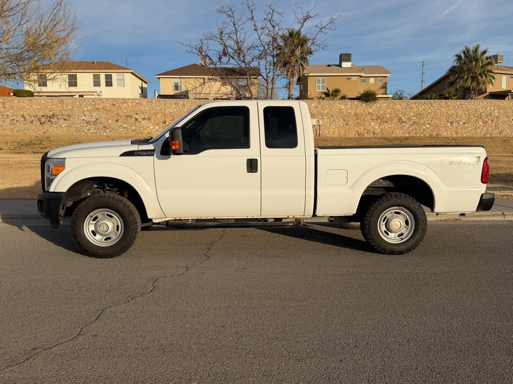 2012 Ford F-250 Image 2