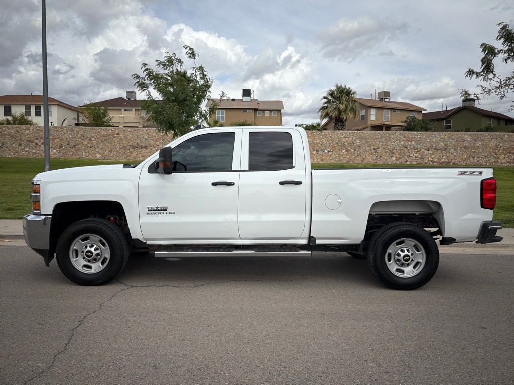 2019 Chevrolet Silverado 1500 Image 2