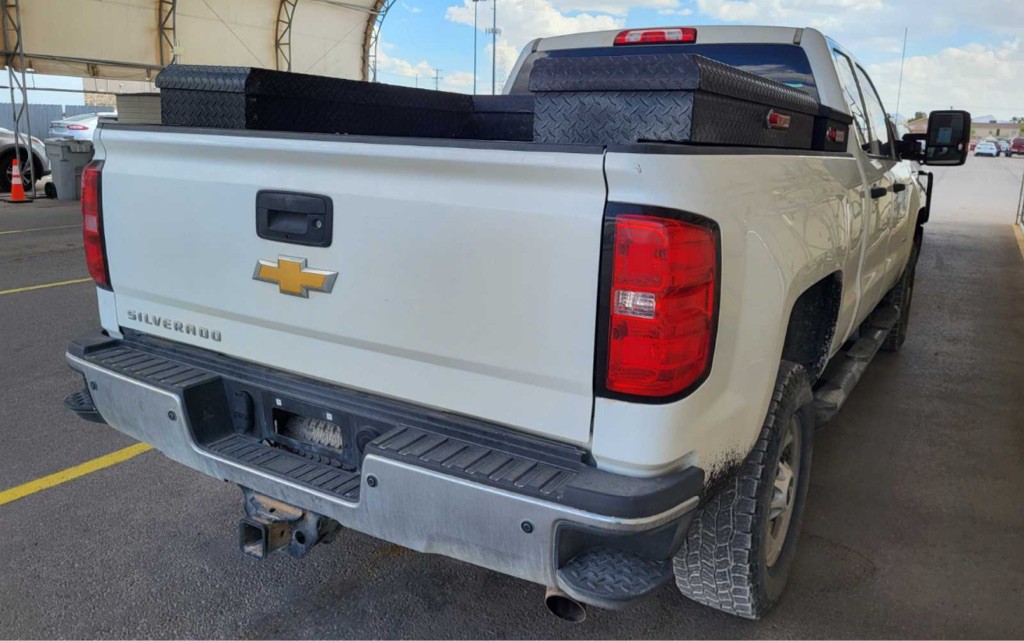 2018 Chevrolet Silverado 1500 Image 2