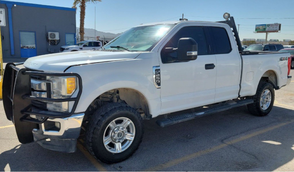 2017 Ford F-250 Image 1