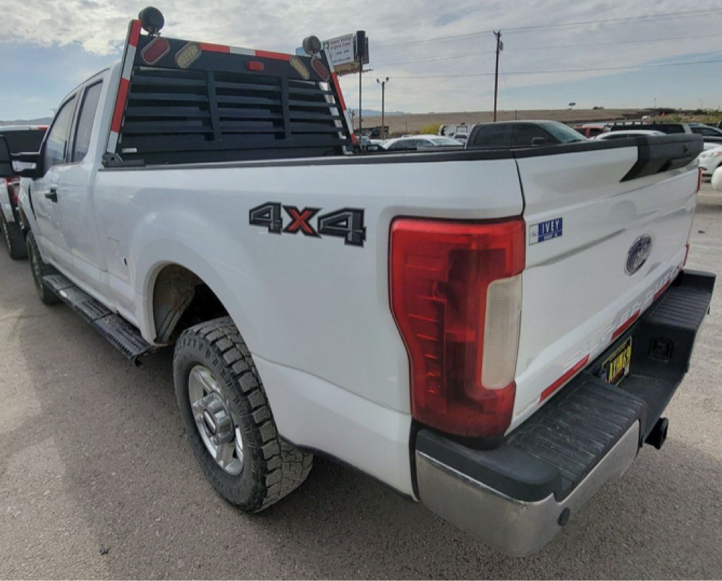 2017 Ford F-250 Image 2