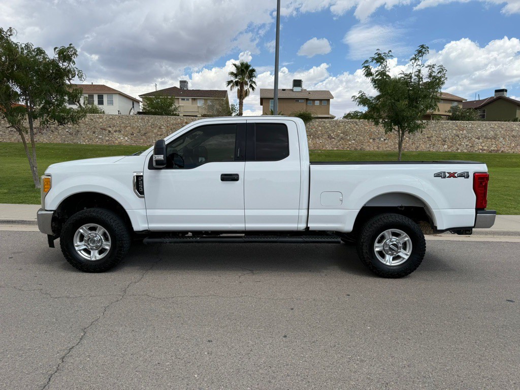 2017 Ford F-250 Image 2