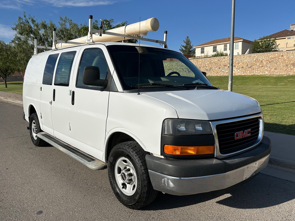 2015 GMC Savana Image 5