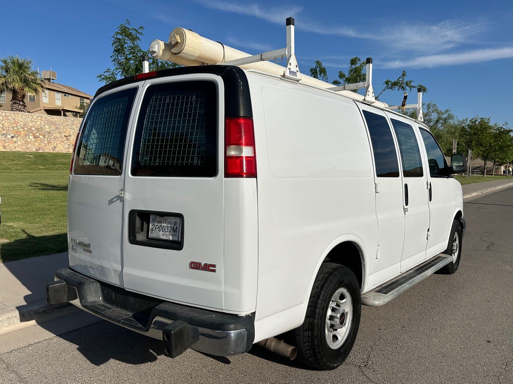 2015 GMC Savana Image 7