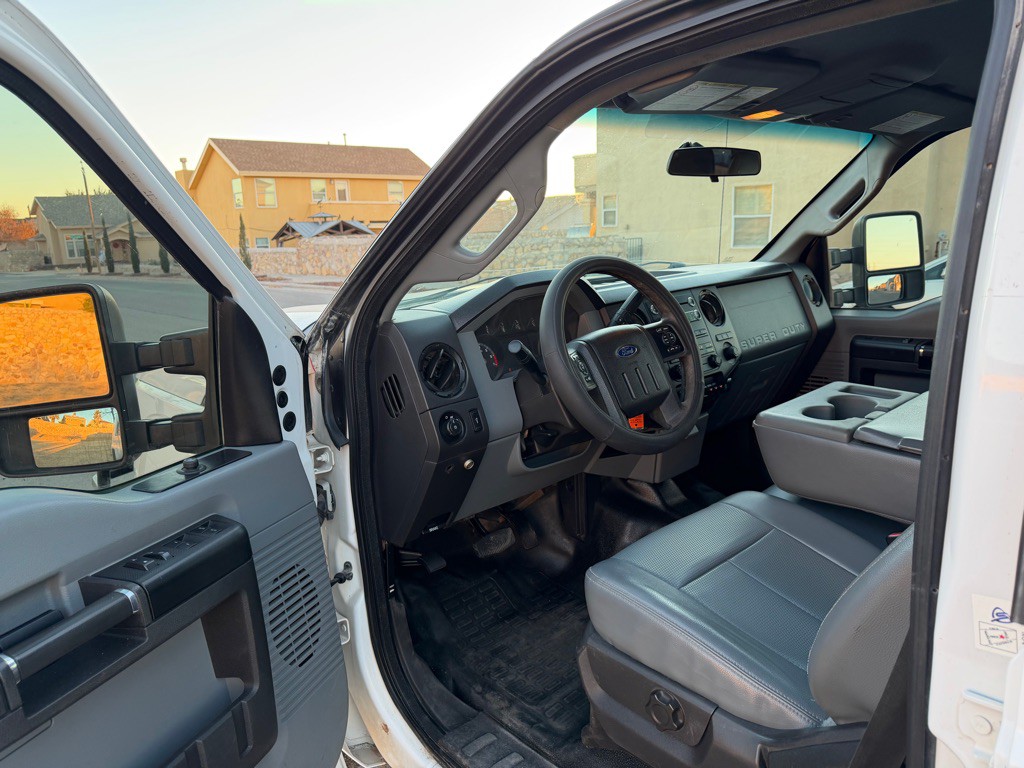 2015 Ford F-250 Image 9