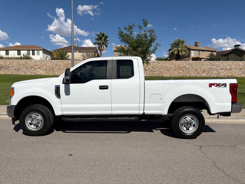 2017 Ford F-250 Image 2