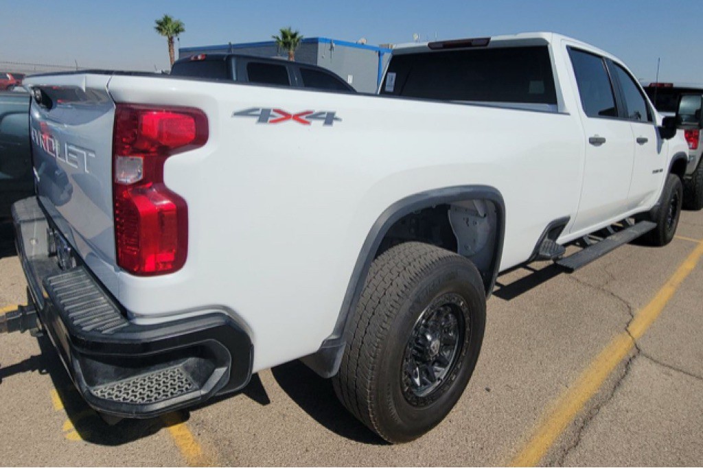 2020 Chevrolet Silverado 1500 Image 2