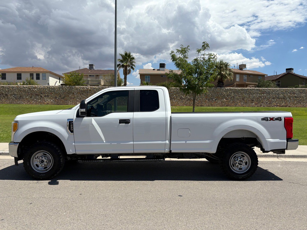 2017 Ford F-250 Image 2