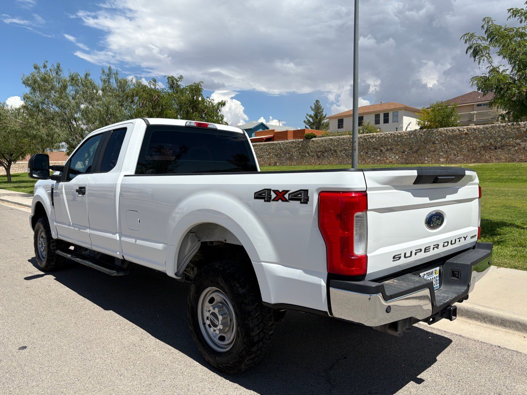 2017 Ford F-250 Image 3
