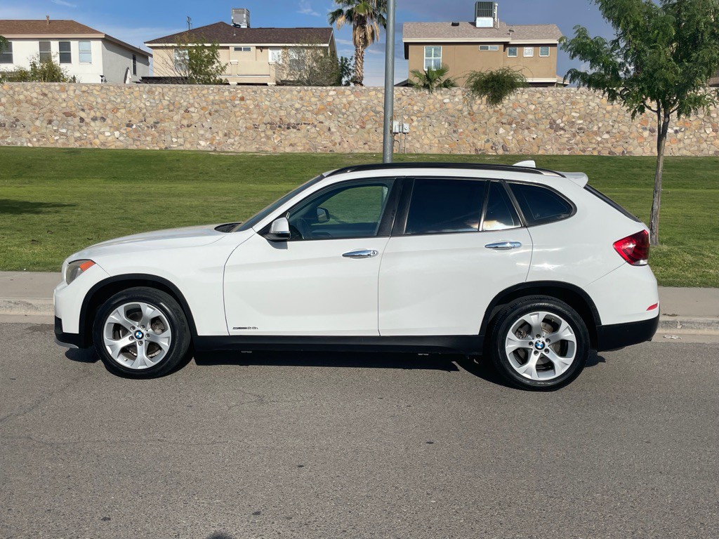 2015 BMW X1 Image 2