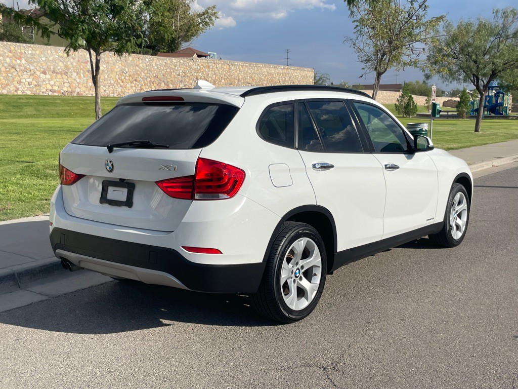 2015 BMW X1 Image 7