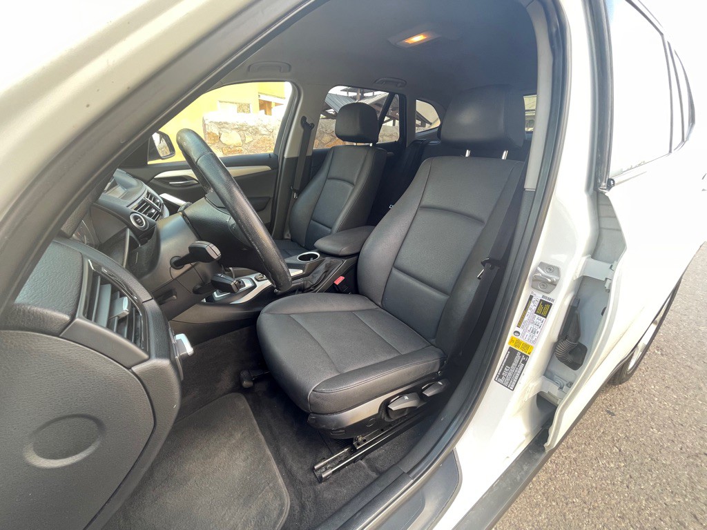 2015 BMW X1 Image 10