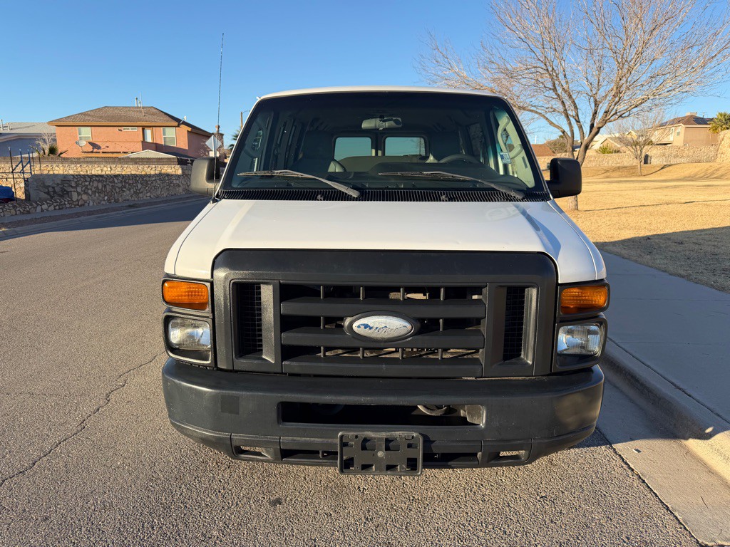 2014 Ford Econoline Image 2