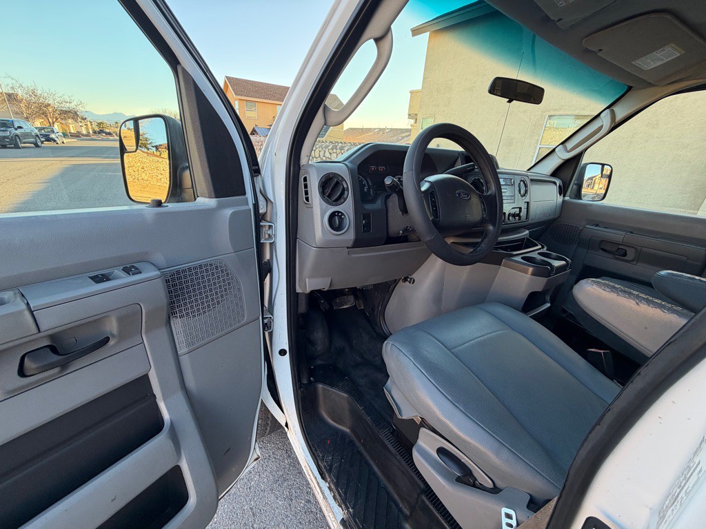 2014 Ford Econoline Image 9