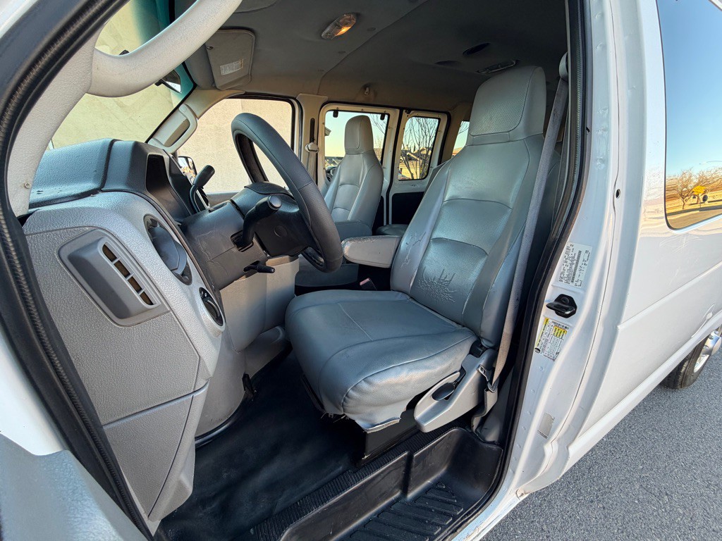 2014 Ford Econoline Image 10