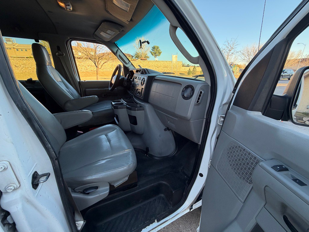 2014 Ford Econoline Image 11