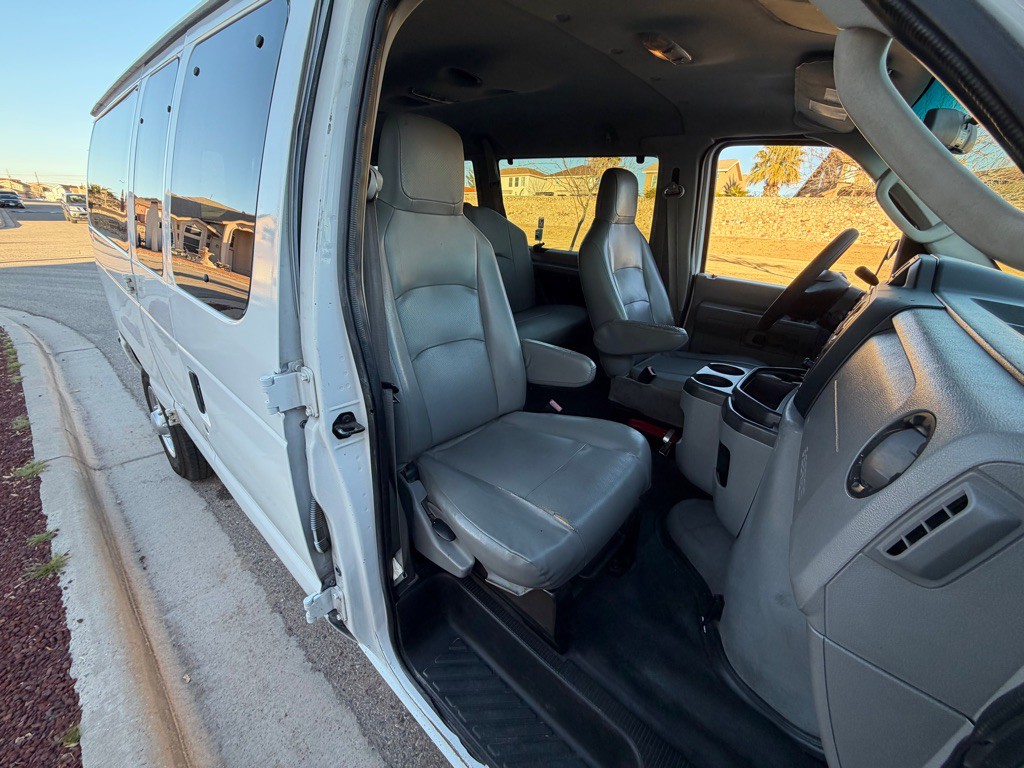 2014 Ford Econoline Image 12