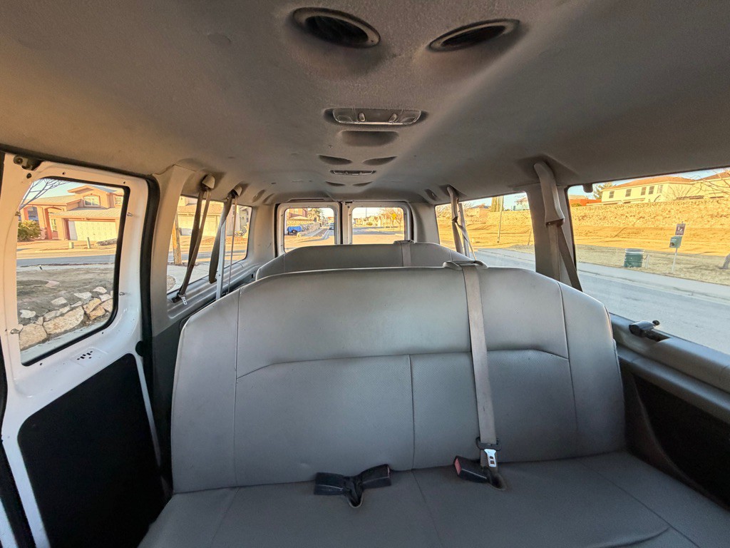 2014 Ford Econoline Image 16