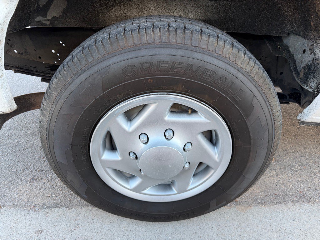 2014 Ford Econoline Image 18