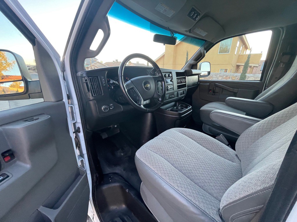 2020 Chevrolet Express Image 9