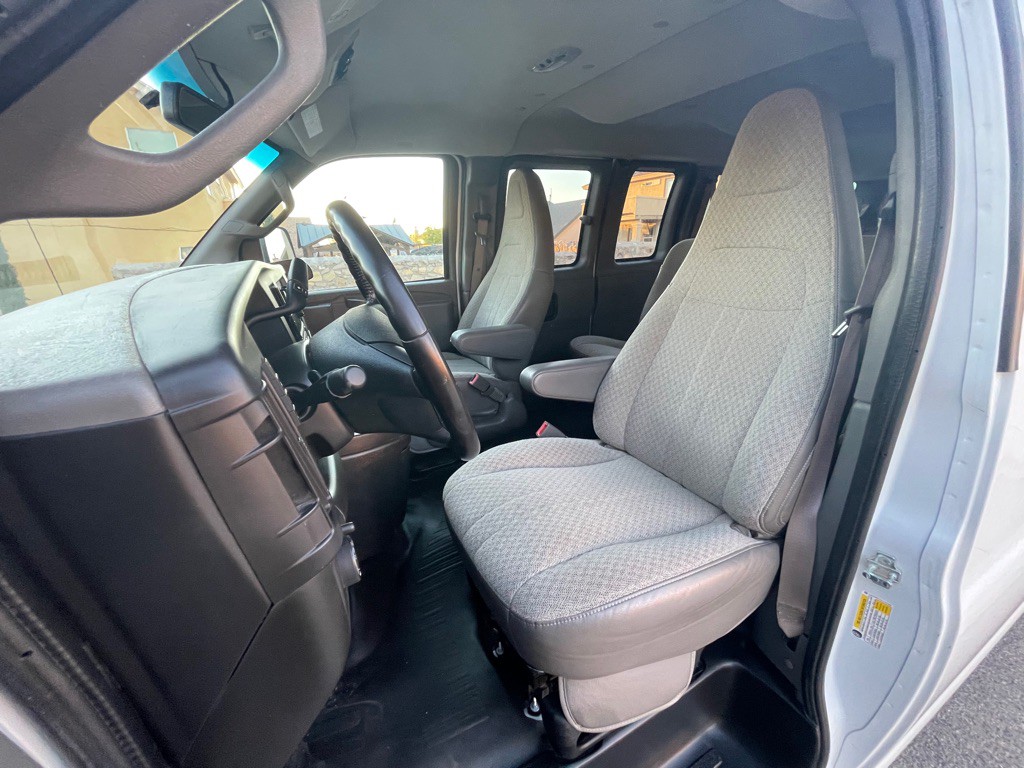 2020 Chevrolet Express Image 10