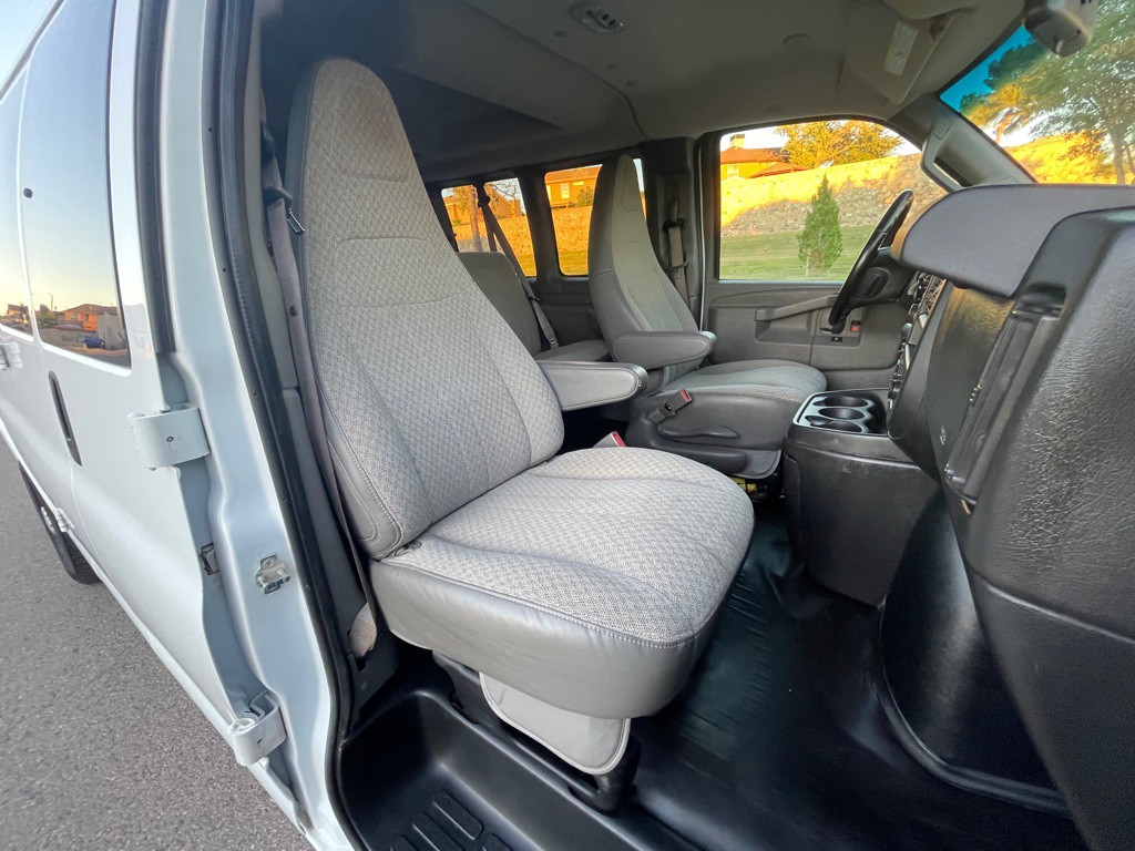 2020 Chevrolet Express Image 14